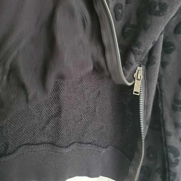 Rails Marlo Black Flocked Leopard Side Zip Sweatshirt 801-352-588 Womens XS - Picture 4 of 10